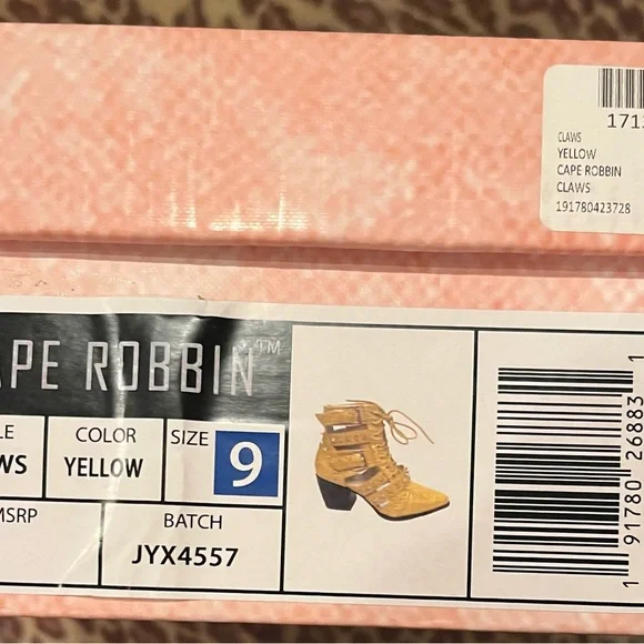 Cape Robbin new lace up yellow ankle boots with stud details size 9 - Picture 7 of 7